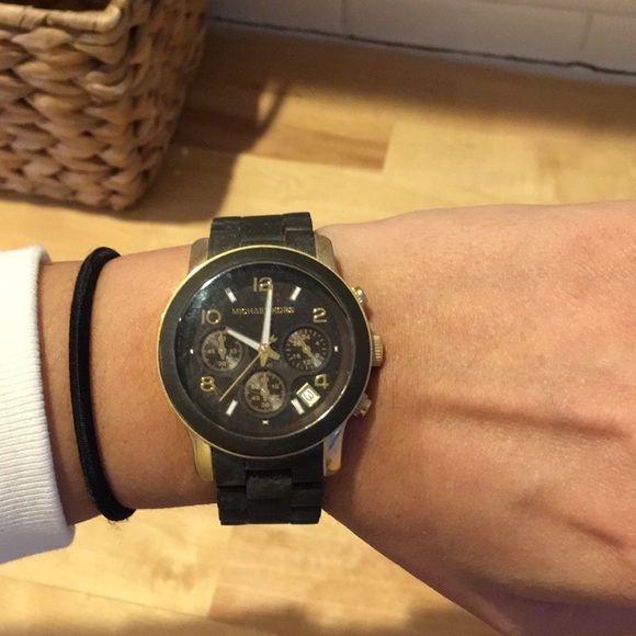 MK watch - Picture 1 of 1